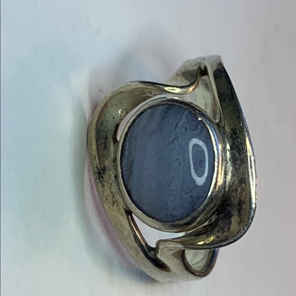 Silver and Blue Stone Ring. Unknown mark but easily scratches as real silver. - Picture 7 of 7
